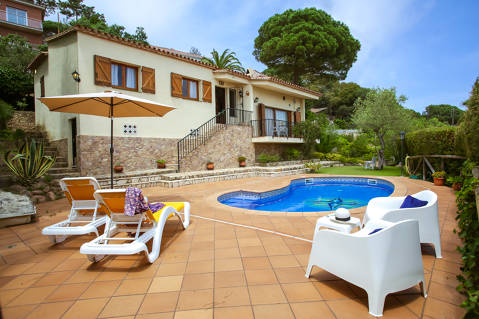 CL12 Magnificent villa with beautiful sea views